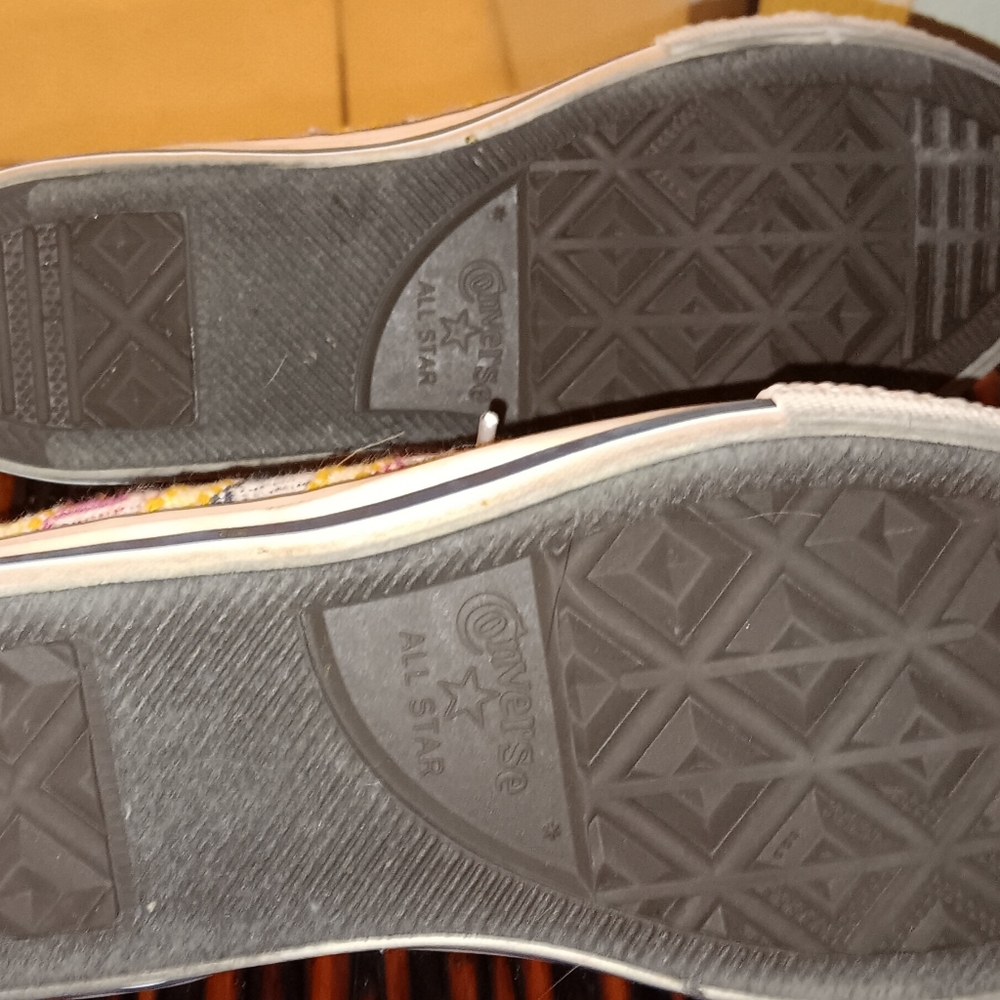 Converse - Picture 4 of 4